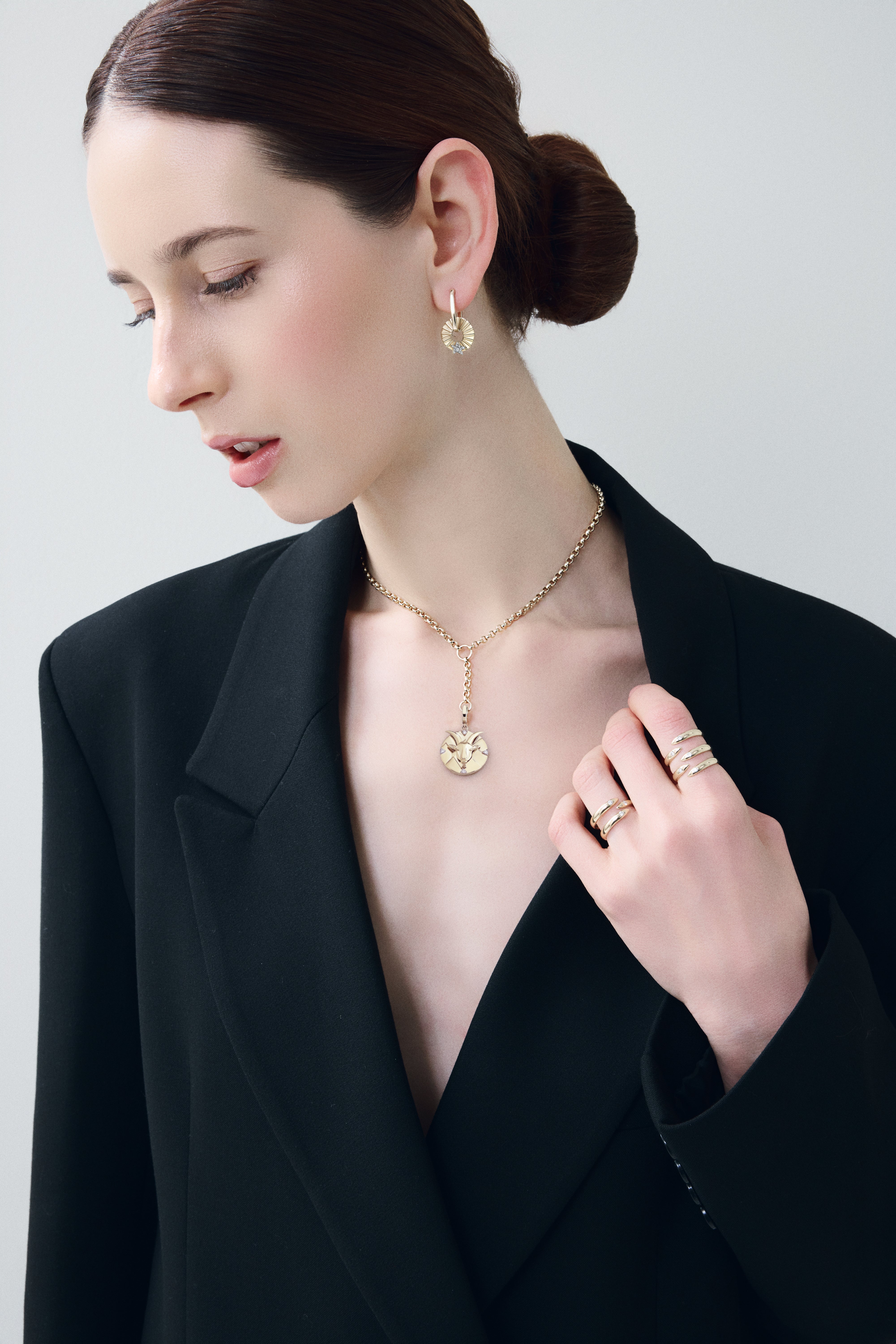 BOLD CHAIN NECKLACE