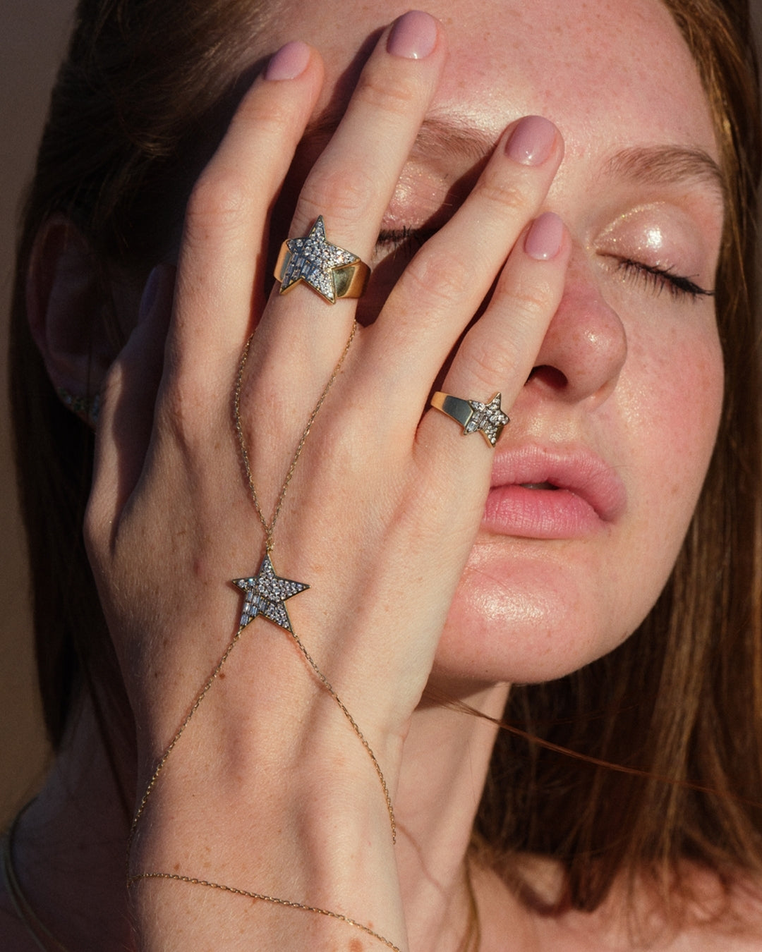 STELLA HAND CHAIN