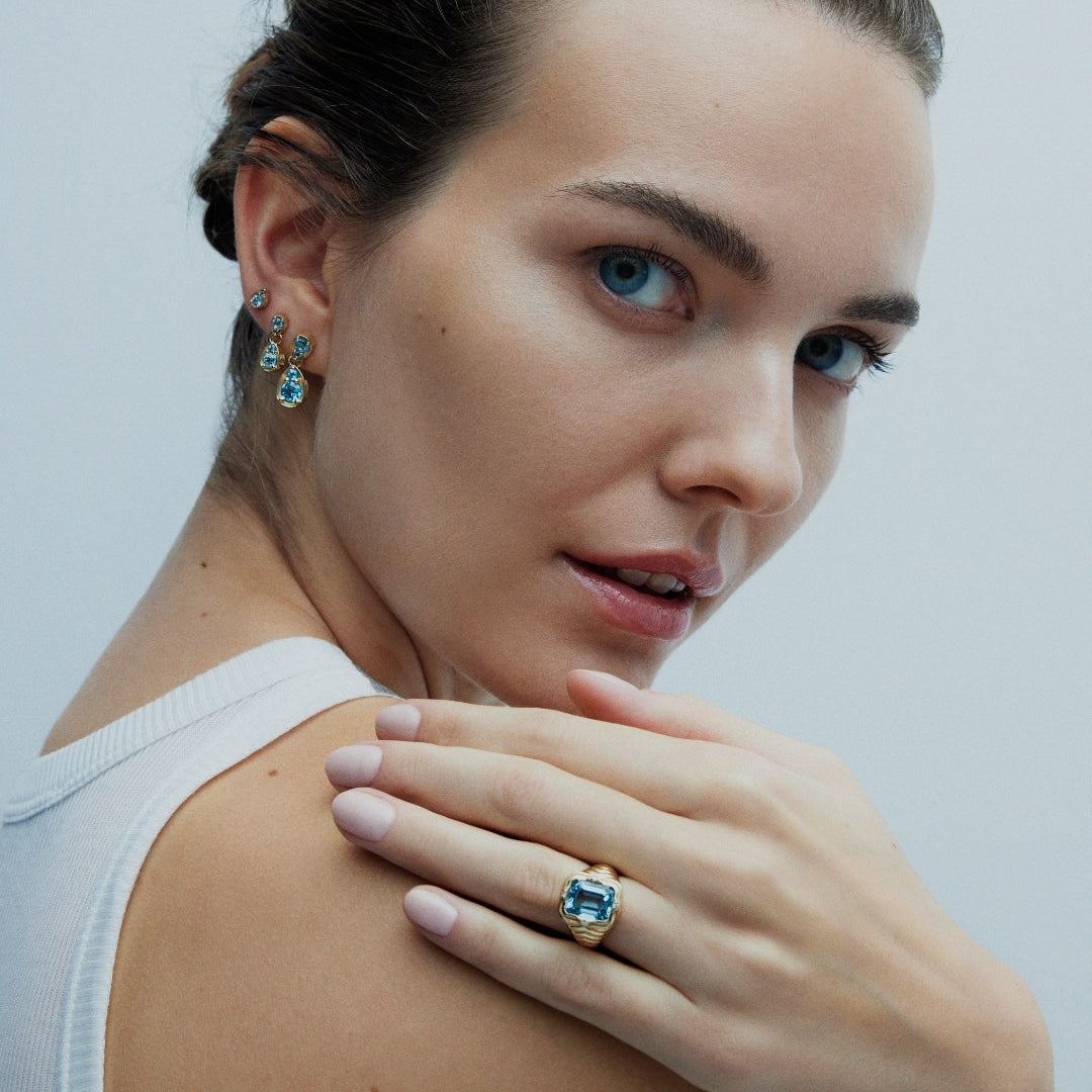 MAHUNA WITH DIAMOND RING