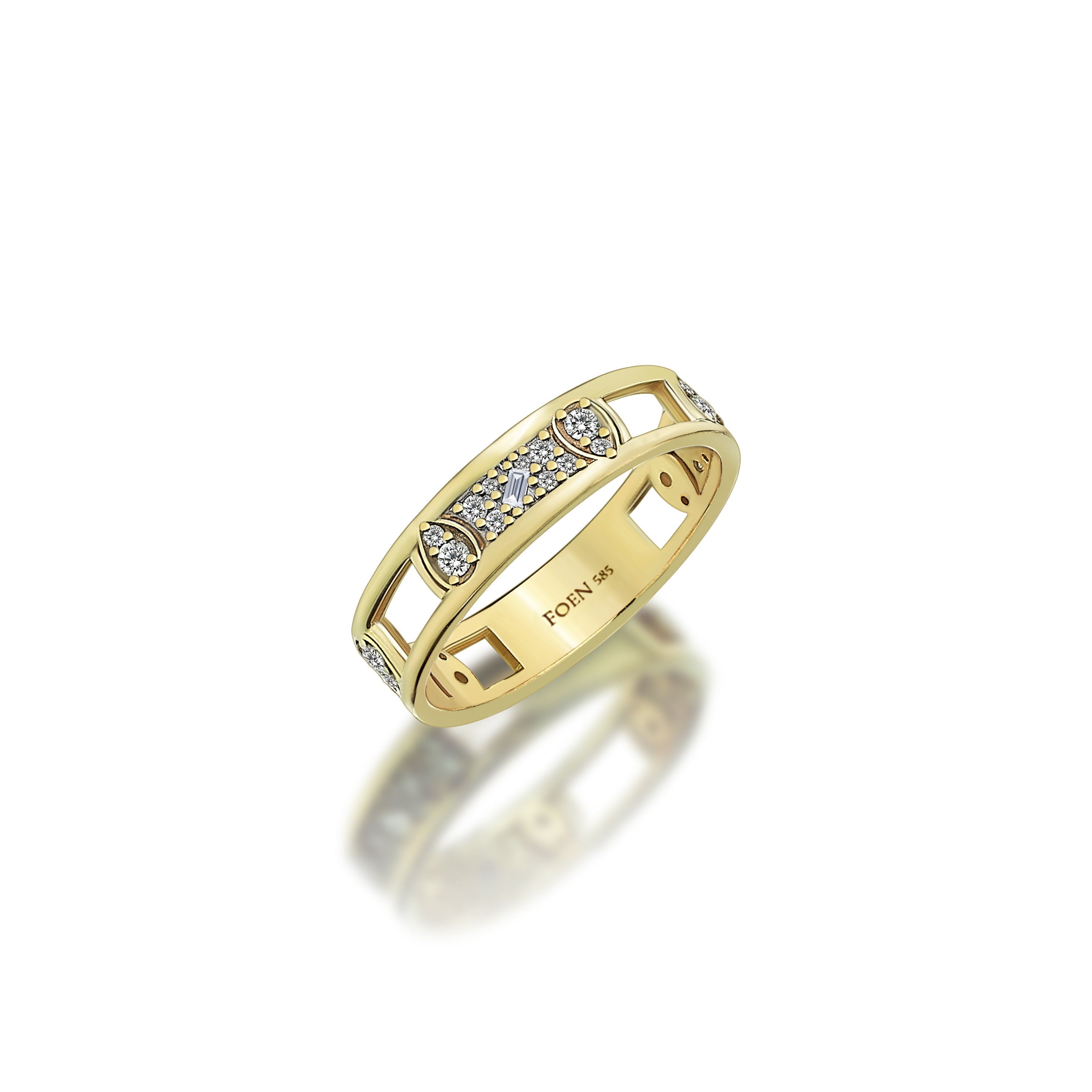 PATHRA SLEEK RING