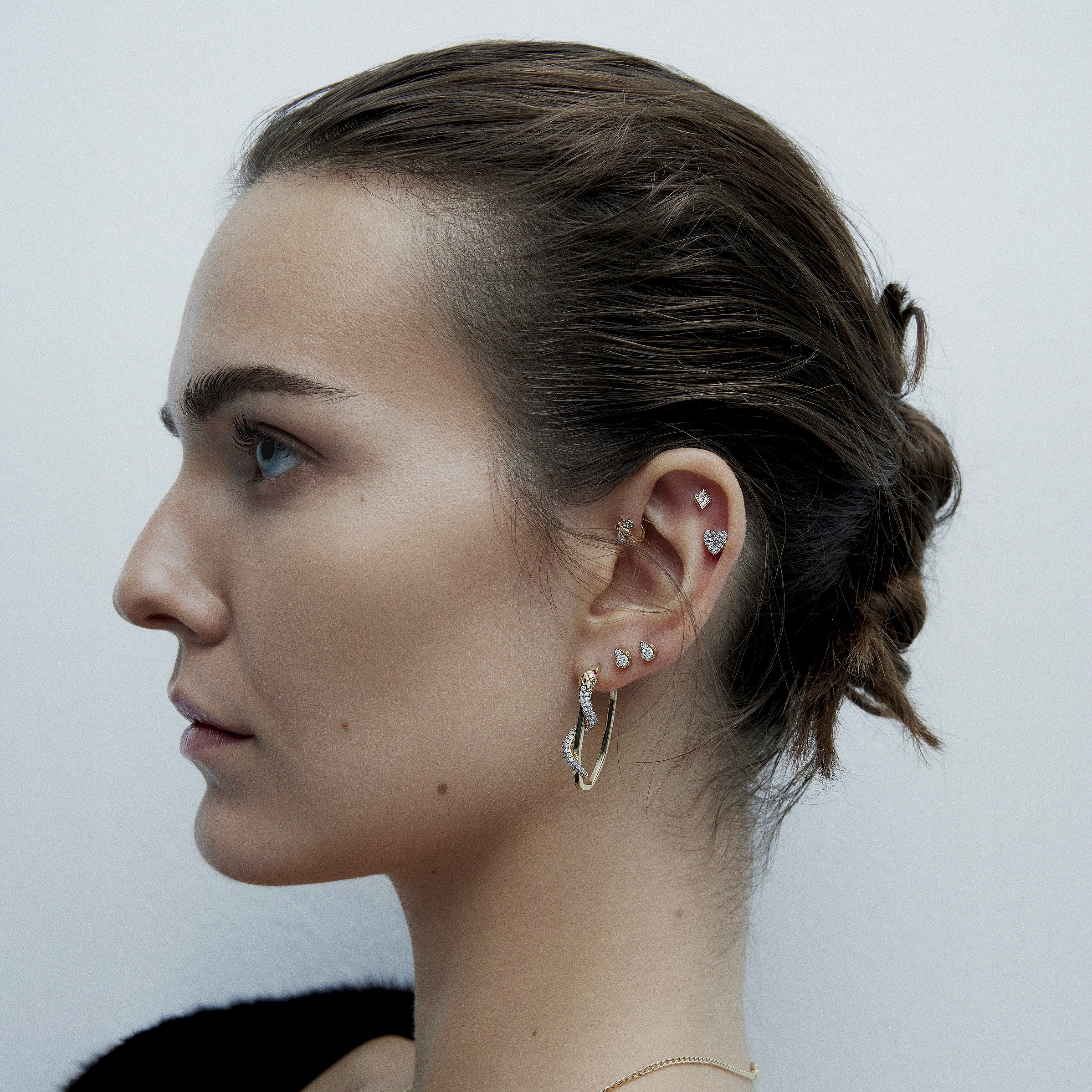 REBORN EARRING WITH PAVE DIAMOND